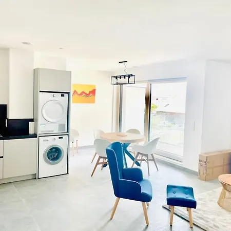 New 3 Bedrooms In Center With Terrace & Parking -142-92 Apartment