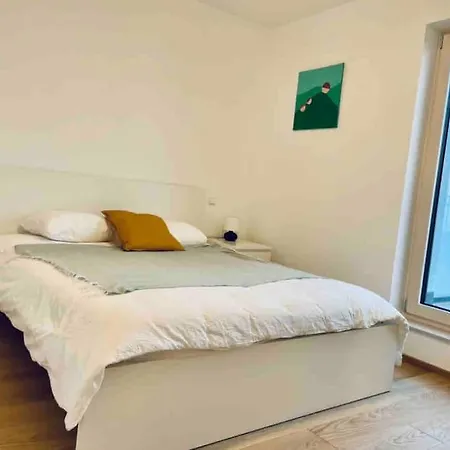 Apartment New 3 Bedrooms In Center With Terrace & Parking -142-92 *